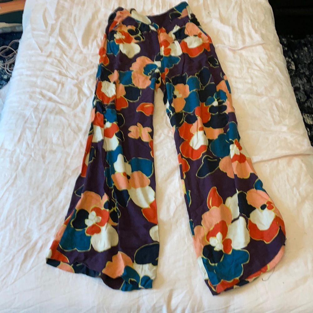BCBG floral pants size xxs